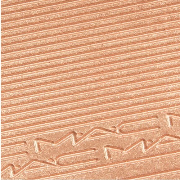 MAC Extra Dimension Skinfinish Whisper of gilt - Picture 4 of 7